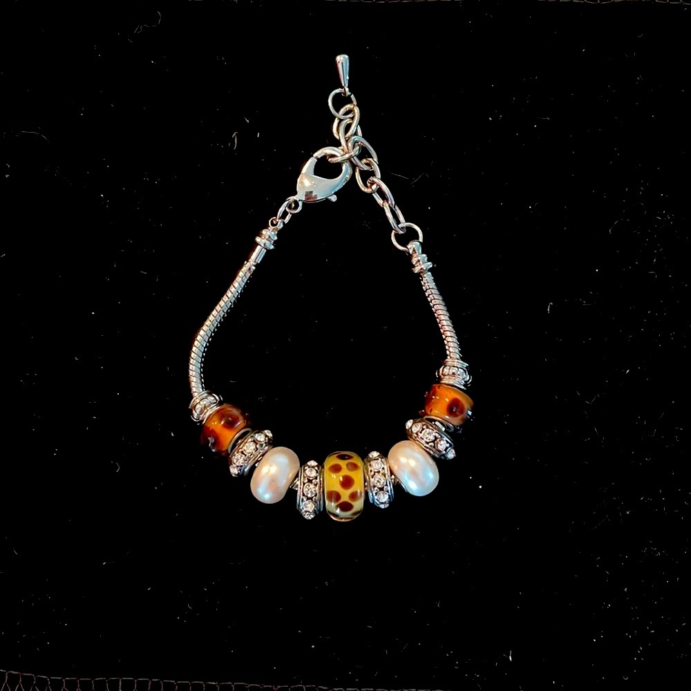 Bella Perkins Sliding charm Bracelet Neutral Silver Crystals